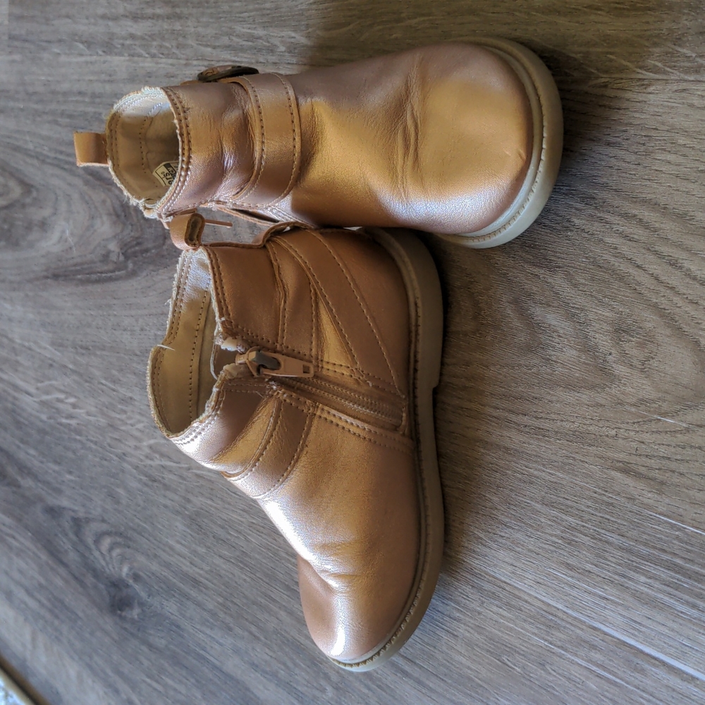 Carter's rose gold toddler boots Size 8